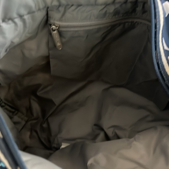 VGUC Lesportsac Blue Butterfly caterpillar pattern zip tote - Picture 9 of 10